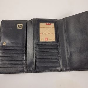 Stone mountain leather wallet‎ navy never used
